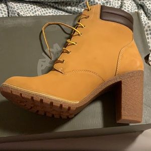 Women’s high heeled Timberland Boots